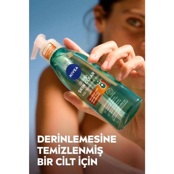 NIVEA Derma Skin Clear Sivilce Karşıtı Yüz Temizleme Jeli 150ml, Gözenek Arındırıcı, Yağlı ve Karma Cilt